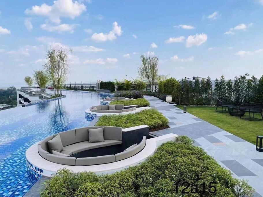 Astra Sky River High Floor,3 Bedrooms 97㎡ 山景房带浴缸 Chiang Mai Exteriör bild