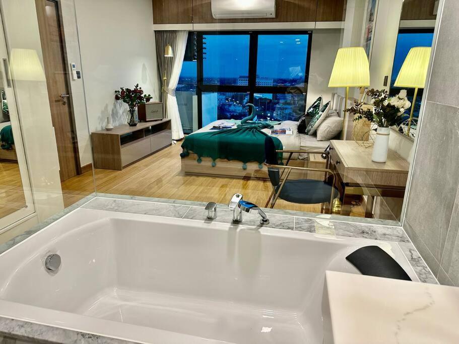 Astra Sky River High Floor,3 Bedrooms 97㎡ 山景房带浴缸 Chiang Mai Exteriör bild
